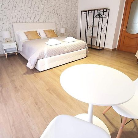 Twin Room Apulia Accommodation - Bari Policlinico Zewnętrze zdjęcie
